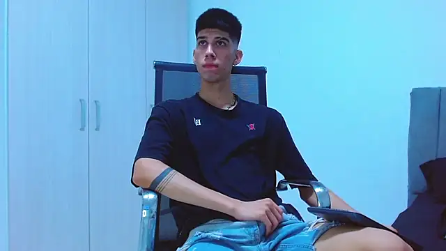 Snapshot of jhony-sex chatting on 11.08.25 jhony-sex online show from 11.08.25