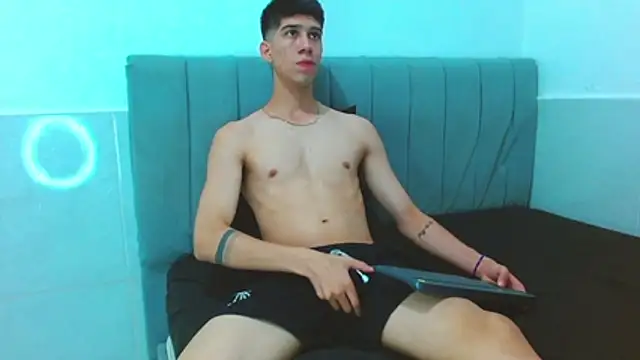 Snapshot of jhony-sex chatting on 12.16.25 jhony-sex online show from 12.16.25