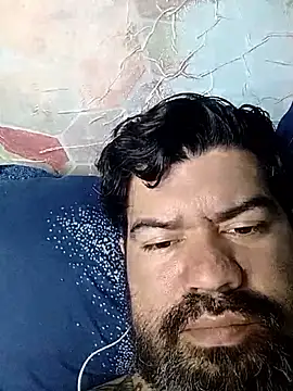 Snapshot of mundogo chatting on 12.03.25 mundogo online show from 12.03.25