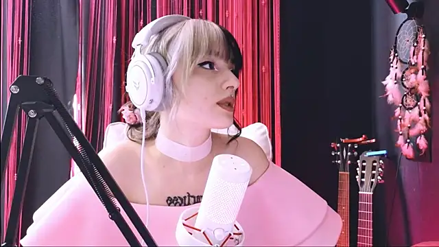 Avi Nile online show from 11.20.25