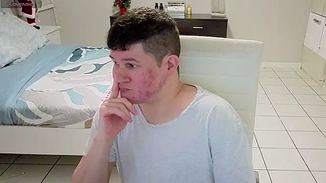 Lorenzo hernandez online show from 12.04.25