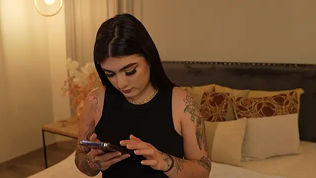 IrisBaker online show from 03.31.26