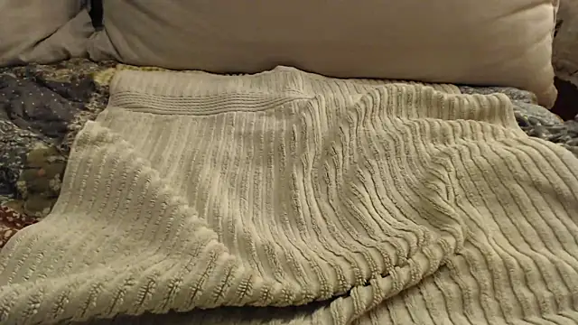 Snapshot of Heartclass chatting on 03.19.25 Heartclass online show from 03.19.25