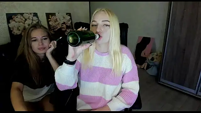 Stella  Cox online show from 10.26.25