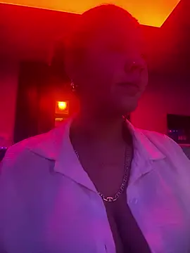 Snapshot of andreinitahg chatting on 12.19.24 andreinitahg online show from 12.19.24