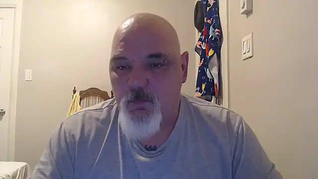 Newfiesausage1972 online show from 02.09.25