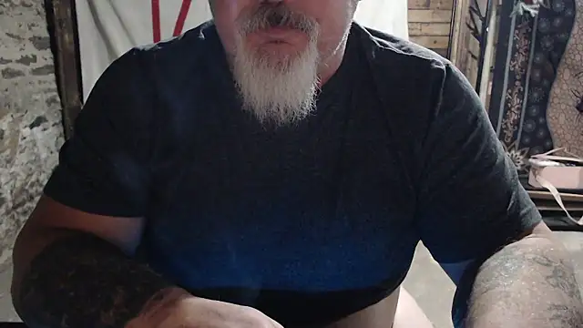 Newfiesausage1972 online show from 01.19.26