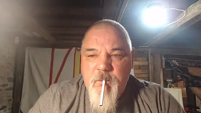 Newfiesausage1972 online show from 02.09.26