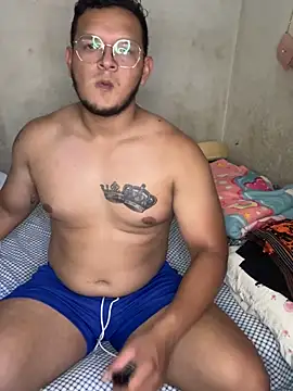 Snapshot of LATIN010 chatting on 09.09.25 LATIN010 online show from 09.09.25