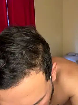 Snapshot of LATIN010 chatting on 10.19.25 LATIN010 online show from 10.19.25