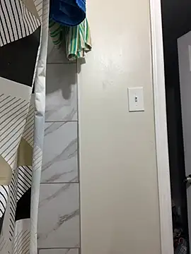 1BeautyN1Beast online show from 12.25.24