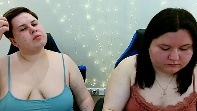 Snapshot of BeckyAndHellen chatting on 06.02.26 BeckyAndHellen online show from 06.02.26