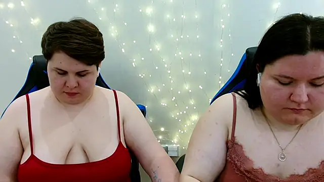 Snapshot of BeckyAndHellen chatting on 06.02.26 BeckyAndHellen online show from 06.02.26