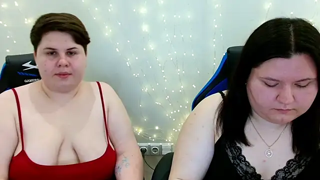 Snapshot of BeckyAndHellen chatting on 06.03.26 BeckyAndHellen online show from 06.03.26