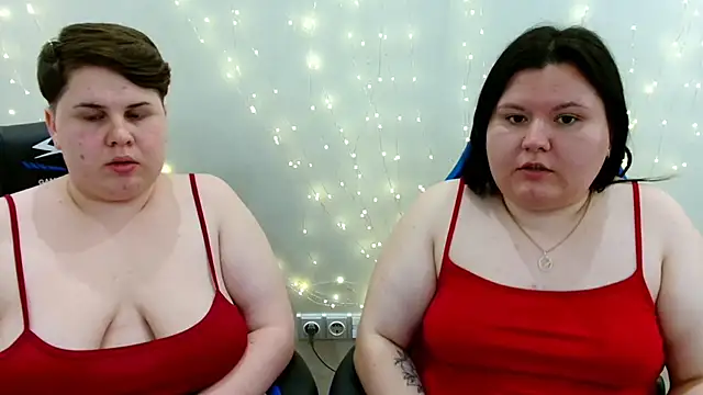 Snapshot of BeckyAndHellen chatting on 06.03.26 BeckyAndHellen online show from 06.03.26