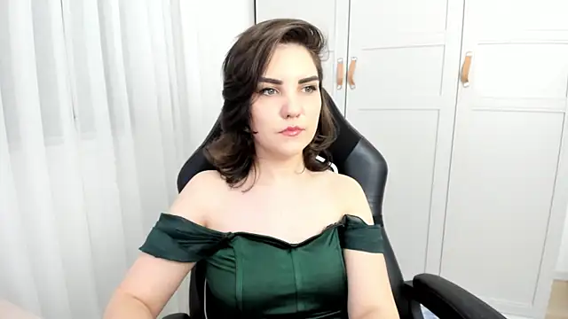 Snapshot of EnygmaVane chatting on 03.17.25 EnygmaVane online show from 03.17.25