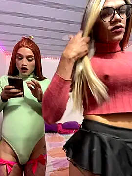 Snapshot of big_girl21cm chatting on 10.30.25 big girl21cm online show from 10.30.25