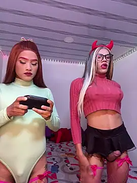 Snapshot of big_girl21cm chatting on 12.17.25 big girl21cm online show from 12.17.25