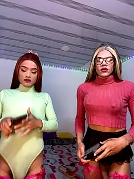 Snapshot of big_girl21cm chatting on 12.21.25 big girl21cm online show from 12.21.25