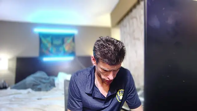 Snapshot of savageconfidence chatting on 11.26.25 savageconfidence online show from 11.26.25