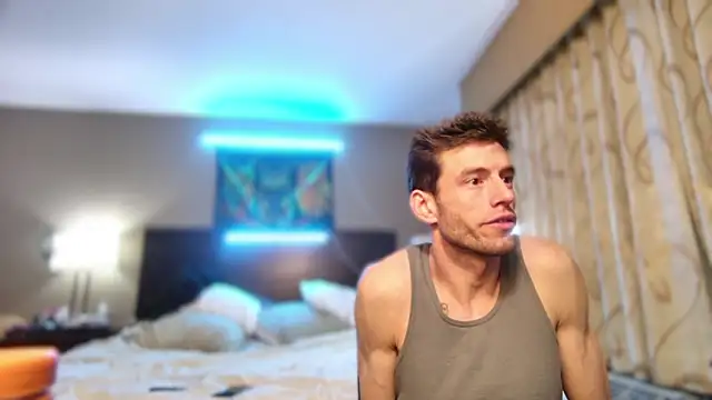 Snapshot of savageconfidence chatting on 11.28.25 savageconfidence online show from 11.28.25