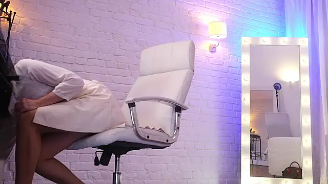 Nylon Legs online show from 01.16.26