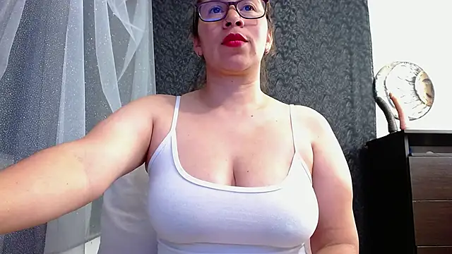 Abril Bianchi online show from 09.29.25