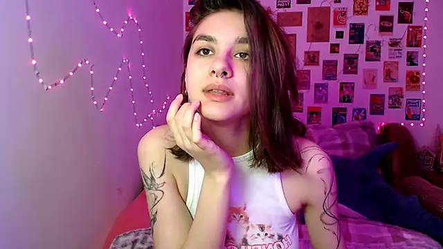 Snapshot of Celine_Dionn chatting on 02.13.25 Celine Dionn online show from 02.13.25