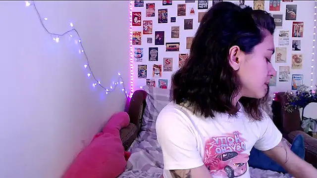 Snapshot of Celine_Dionn chatting on 02.14.25 Celine Dionn online show from 02.14.25