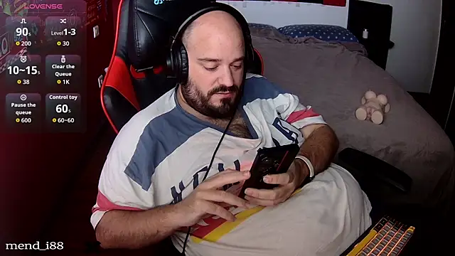 menditeta1 online show from 10.26.25