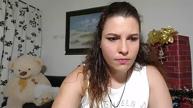 Snapshot of alexia_87 chatting on 12.14.24 alexia 87 online show from 12.14.24
