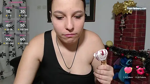 Snapshot of alexia_87 chatting on 12.15.24 alexia 87 online show from 12.15.24