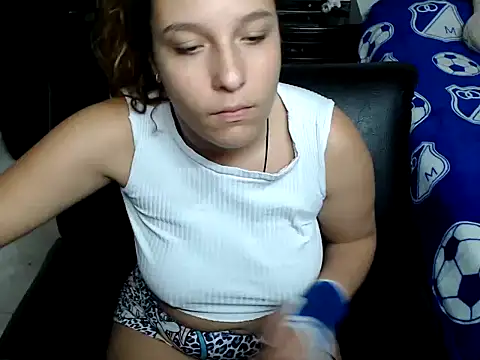 Snapshot of alexia_87 chatting on 01.05.25 alexia 87 online show from 01.05.25