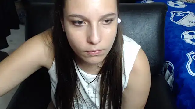 Snapshot of alexia_87 chatting on 01.11.25 alexia 87 online show from 01.11.25