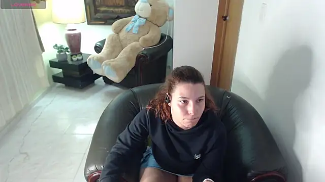 Snapshot of alexia_87 chatting on 05.30.26 alexia 87 online show from 05.30.26