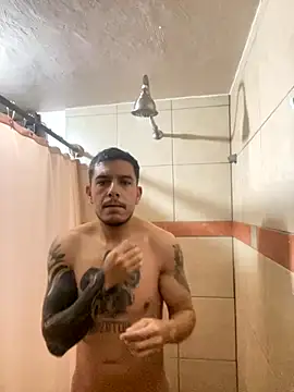 Snapshot of Molly1993rrrrrrrf chatting on 11.05.25 Molly1993rrrrrrrf online show from 11.05.25