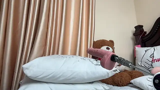 Snapshot of SexyAudreyFuck chatting on 09.27.25 SexyAudreyFuck online show from 09.27.25