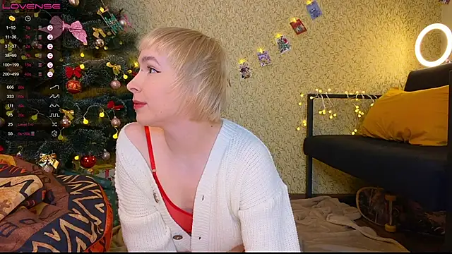 Snapshot of EmmyAmbros chatting on 12.30.24 EmmyAmbros online show from 12.30.24