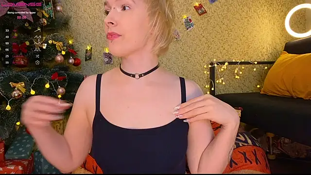 Snapshot of EmmyAmbros chatting on 01.19.25 EmmyAmbros online show from 01.19.25