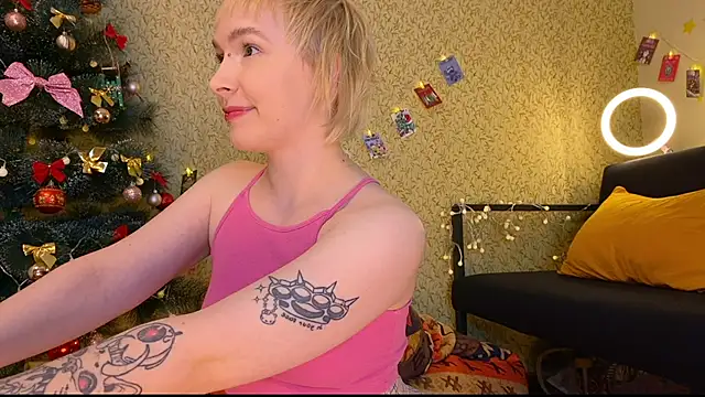 Snapshot of EmmyAmbros chatting on 01.27.25 EmmyAmbros online show from 01.27.25