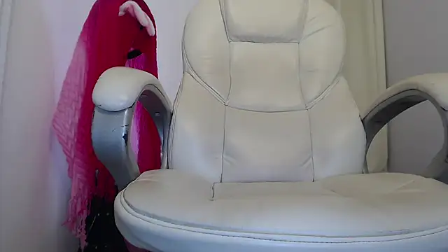 Snapshot of paiper_halliwey chatting on 01.28.25 paiper halliwey online show from 01.28.25