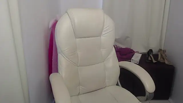 Snapshot of paiper_halliwey chatting on 03.20.25 paiper halliwey online show from 03.20.25