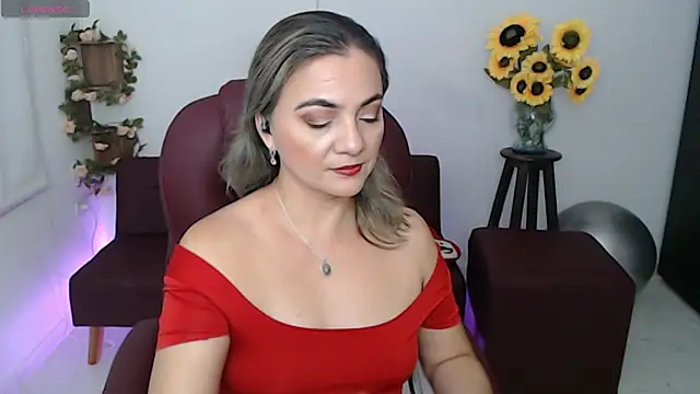 Snapshot of ana_milf chatting on 04.21.26 ana milf online show from 04.21.26