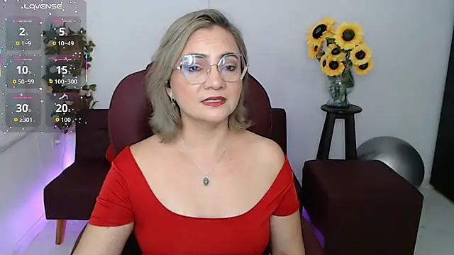 Snapshot of ana_milf chatting on 05.08.26 ana milf online show from 05.08.26
