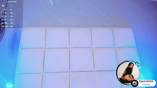 Snapshot of danii_hill_ chatting on 10.27.25 danii hill online show from 10.27.25