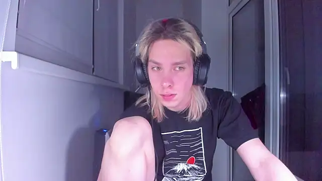 Snapshot of matt_spark chatting on 02.22.25 matt spark online show from 02.22.25