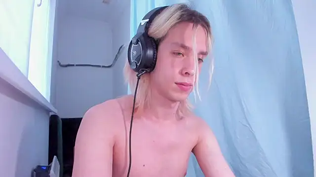 Snapshot of matt_spark chatting on 02.25.25 matt spark online show from 02.25.25