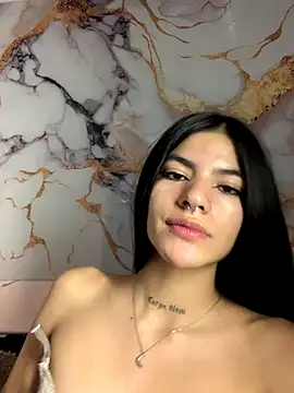 liss hot  online show from 11.13.25