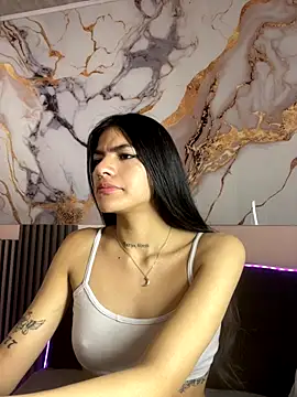 liss hot  online show from 11.21.25