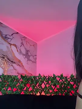 liss hot  online show from 11.28.25